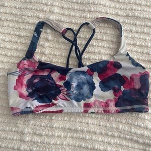 Lululemon free to be sports bra size 8